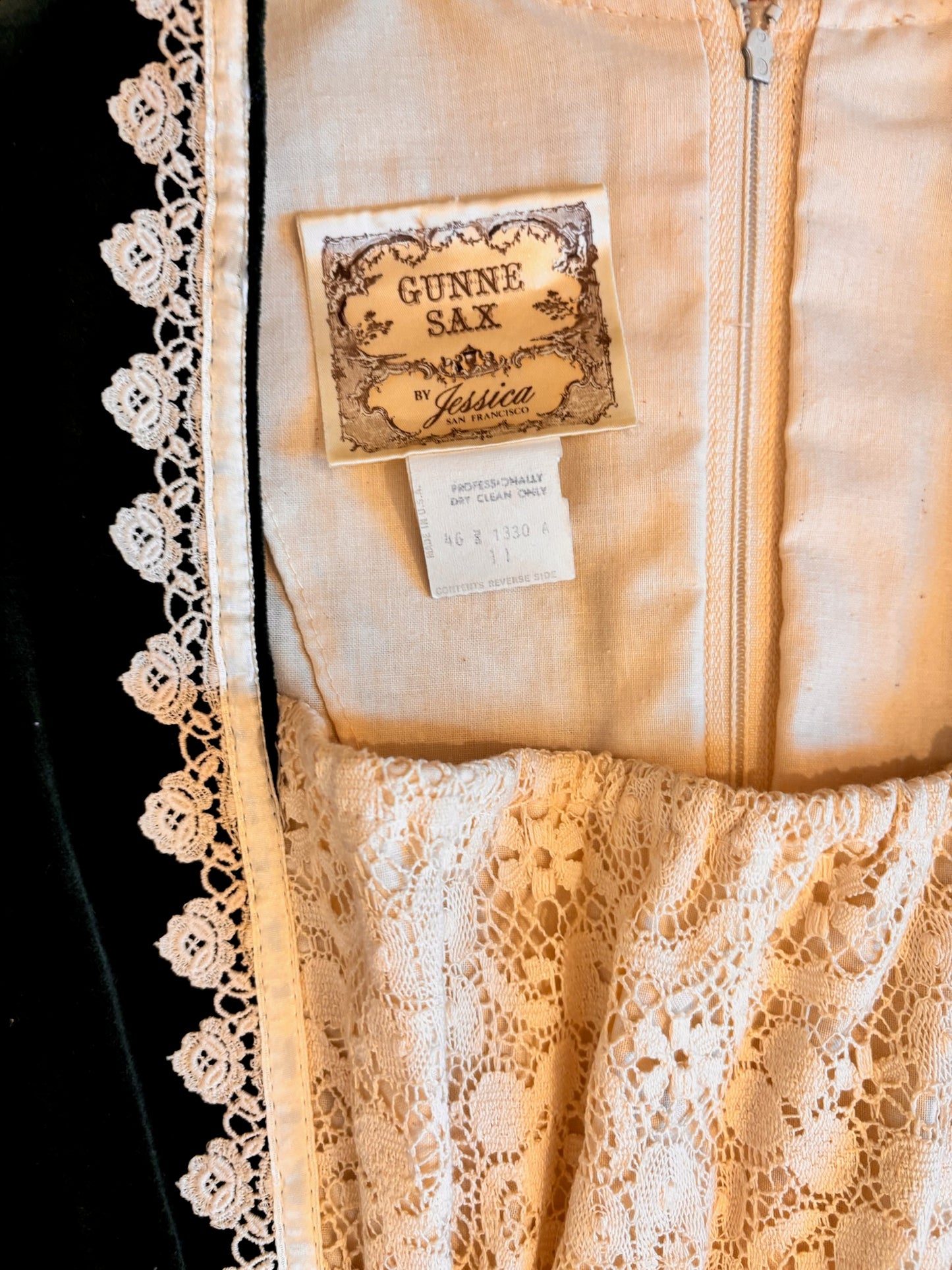 1970s Gunne Sax Emerald Green Velvet Dress