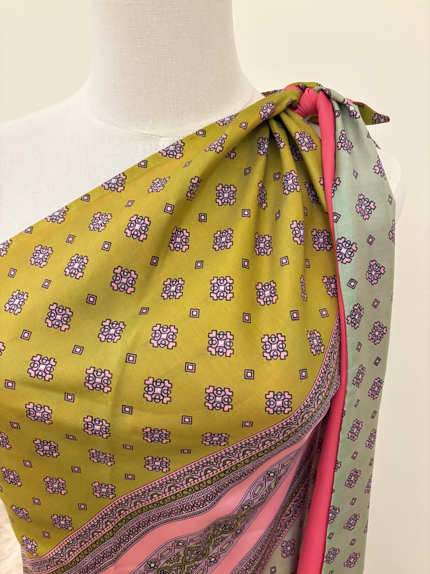 1960s Saks Fifth Avenue By Wanda Belli Dress